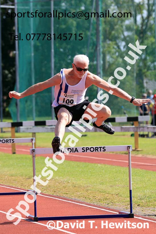 Mens hurdles, 2024 NE Masters Track and Field Champs., Monkton Stadium, Jarrow.  Photo: David T. Hewitson/Sports for All Pics